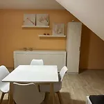 Haus Mit Terrasse Am Sonnenuntergang Tatil Evi